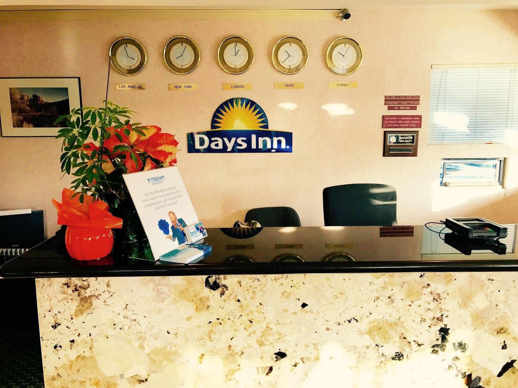 Days Inn By Wyndham Anaheim Near The Park Exteriér fotografie